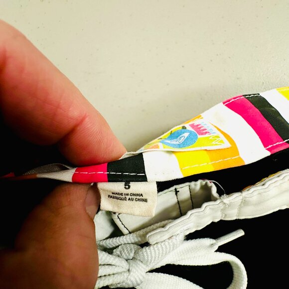 ROXY WOMEN'S BOARD SHORTS BLACK WITH WHITE TRIM SIZE 5 JUNIORS - Picture 7 of 14